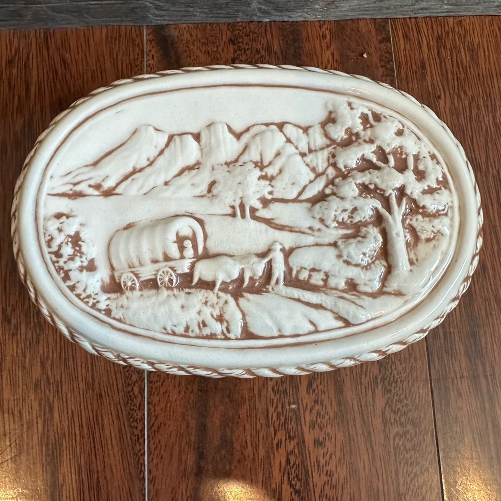 Vintage 1982 Hershey Mold w Western Wagon Design